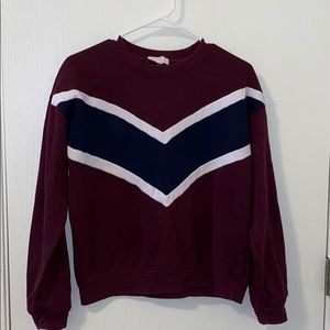 Women’s maroon crewneck sweatshirt
